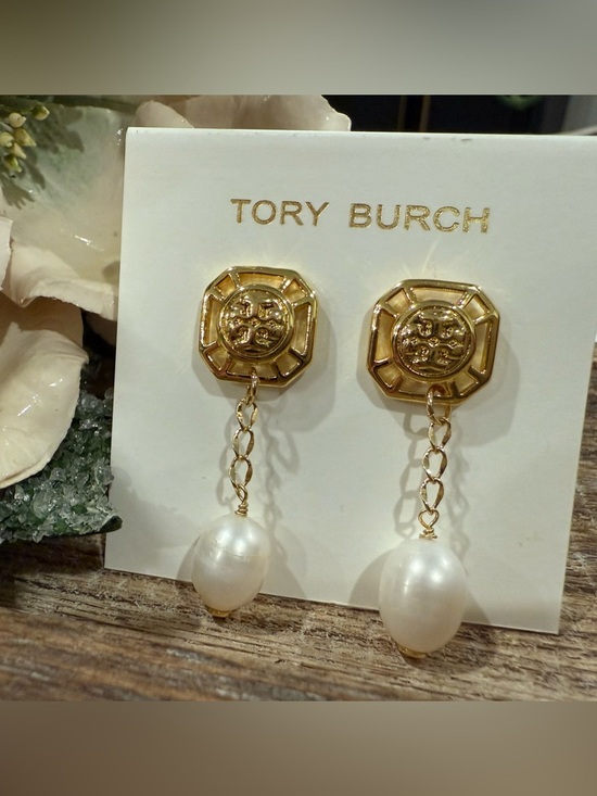 Tory Burch Jewelry - Tory Burch Gold-Tone Chain Earrings with White Pearl Drops